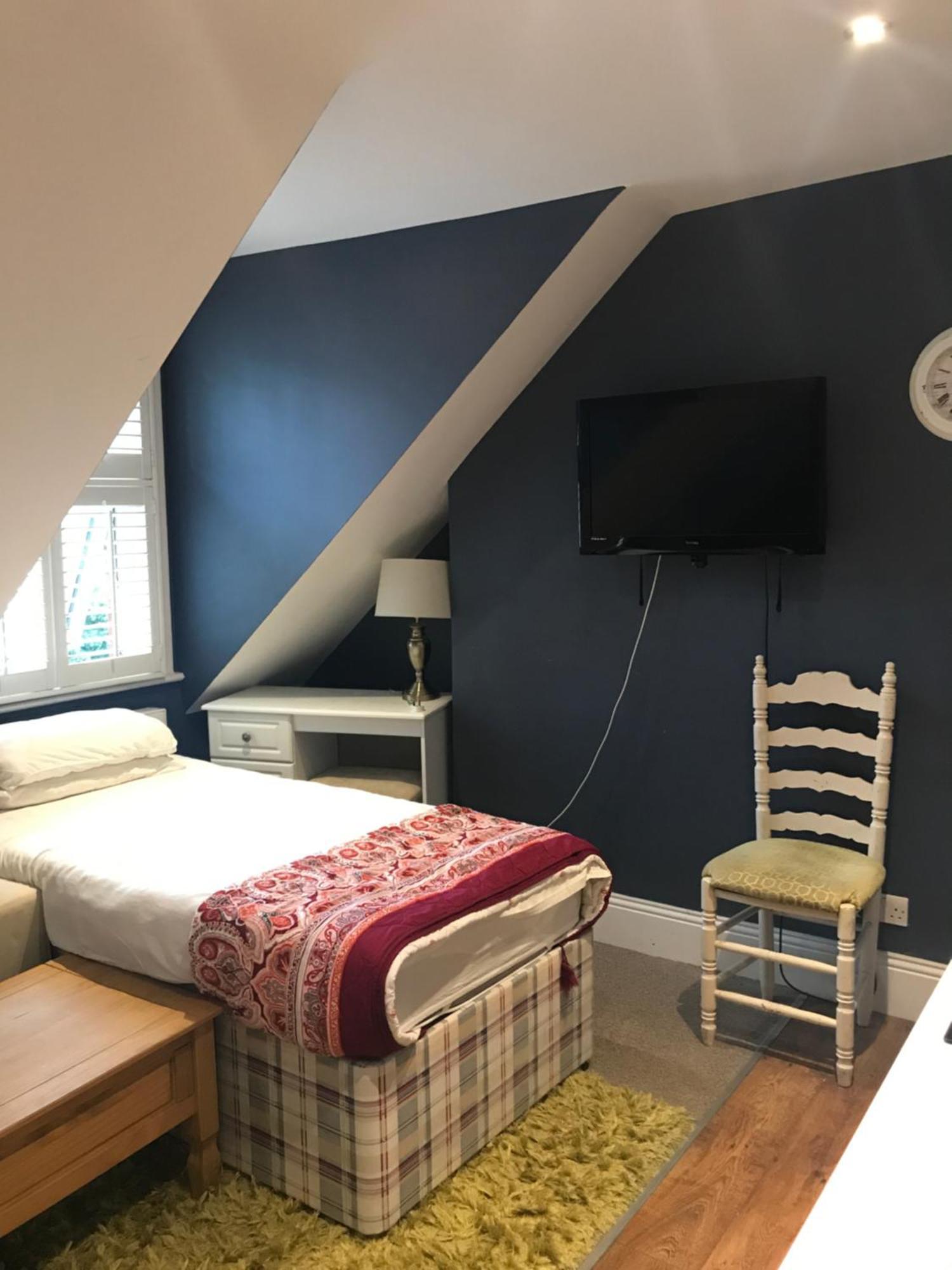 جيلدفورد Acacia Villas Guest House المظهر الخارجي الصورة